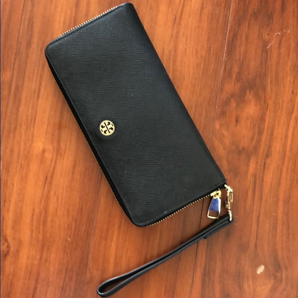 Tory Burch black zipper wallet